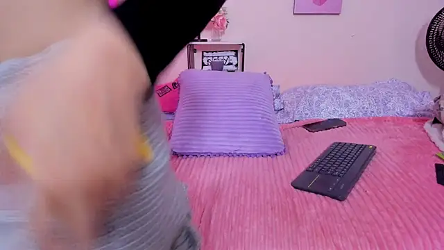 AnnyCotton live cam on StripChat