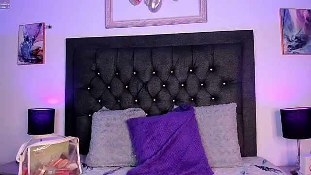 Mia_ink1111 webcam