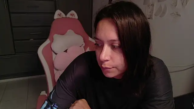 MommyMiaWs live cam on StripChat