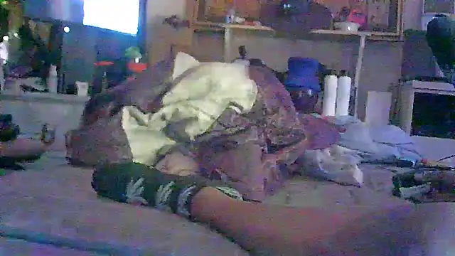 CR3M3_FIR3 live cam on StripChat