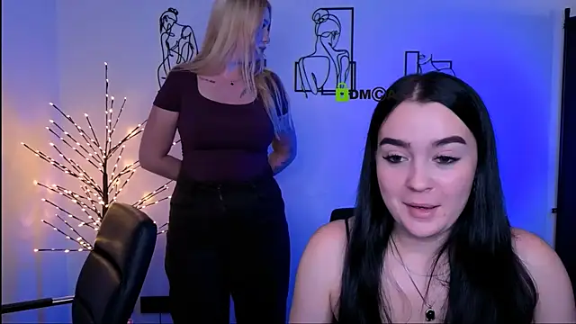playful_sophie live cam on StripChat