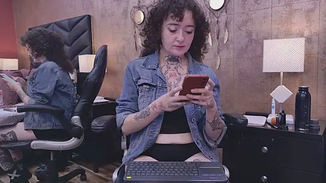 DaphneVelvett webcam
