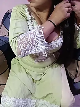Renuka_05 live cam on StripChat