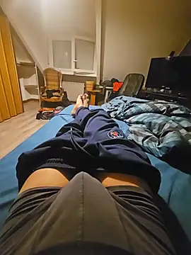 Oweyowey14 live cam on StripChat