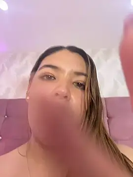 Valeria_Lopezfg live cam on StripChat