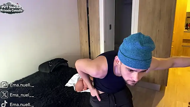 Emanuell__ live cam on StripChat