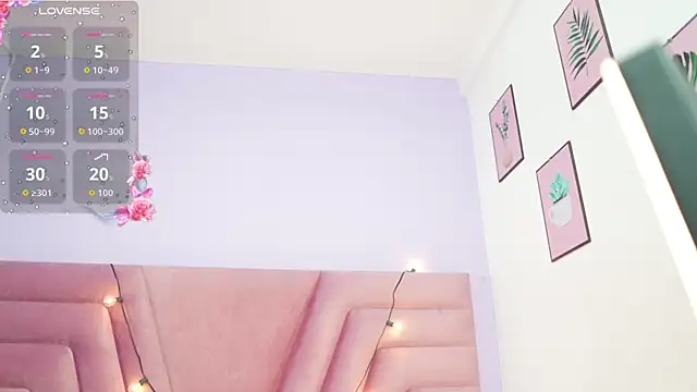 EbonyCoWorker live cam on StripChat