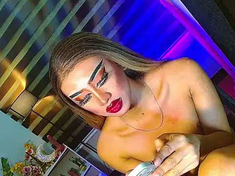 HOLLYWOOD_QUEEN_88 webcam
