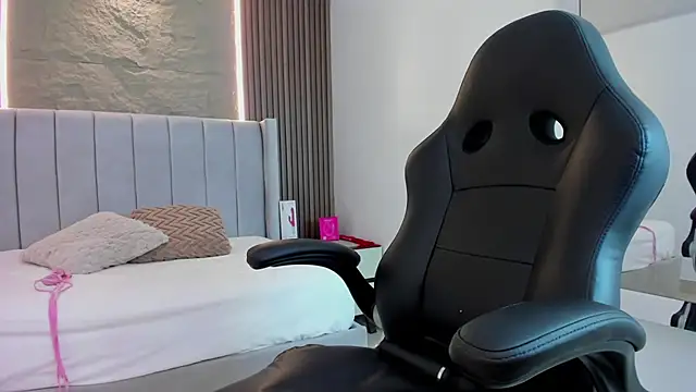 lisapalmer7 - LISAPALMER7's free webcam - UK Sex Cams