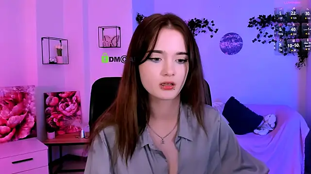 liana_kisses webcam