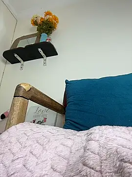 LilaRvsh webcam