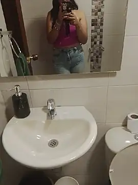 caroline_bennett webcam