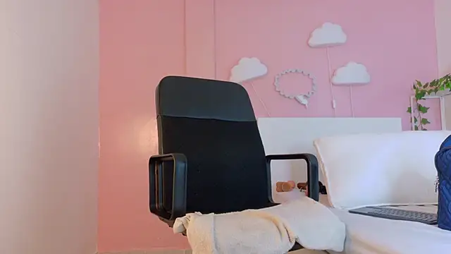 SeleneGibson__ webcam