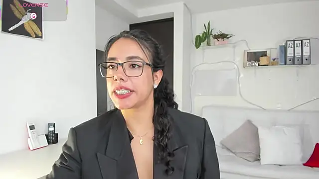 miss_secretary webcam