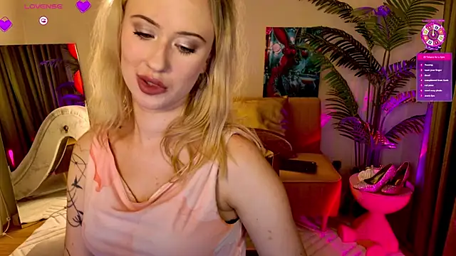SashaBrooks webcam