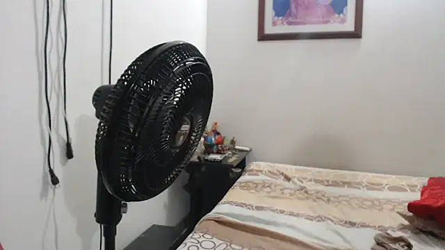 SaraStoneCute webcam