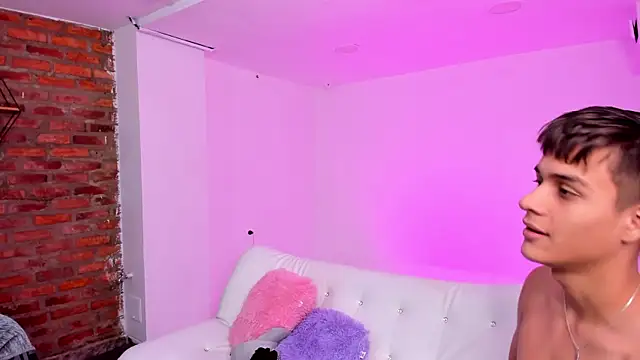 Spaceboyss18 webcam
