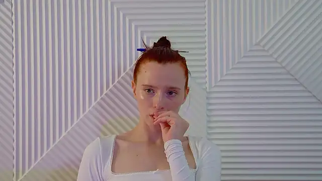 ArinaKubrick live cam on StripChat