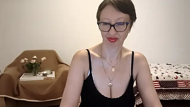 BellaRose_2020 live cam on StripChat