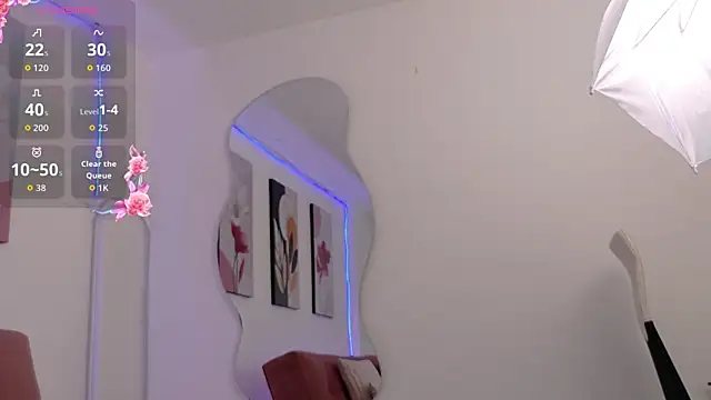 Lily-coopers live cam on StripChat