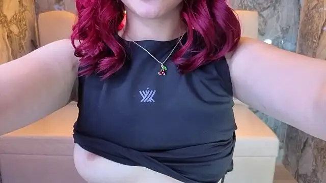 Queen_Red_v live cam on StripChat