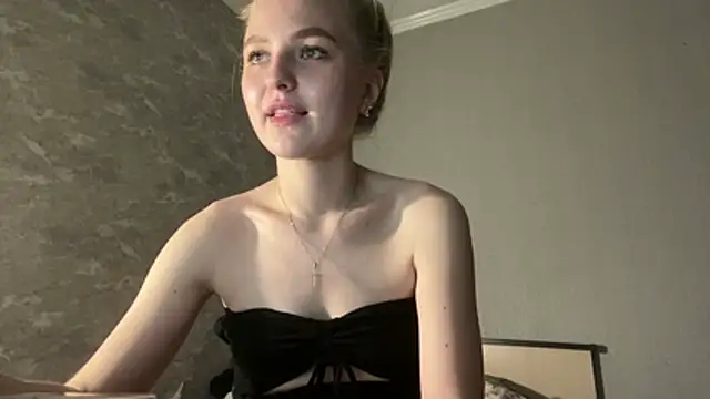 CatrinaRingquist live cam on StripChat