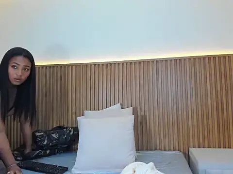 CherryDoll_Aura live cam on StripChat
