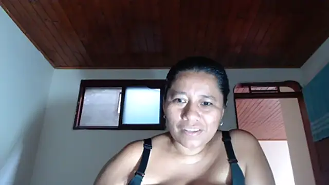 adrixxx38 live cam on StripChat