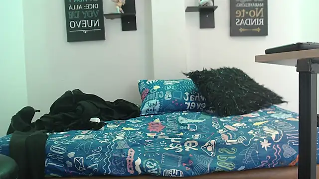 maria_paula___ webcam