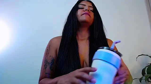 Camila_Torresss live cam on StripChat