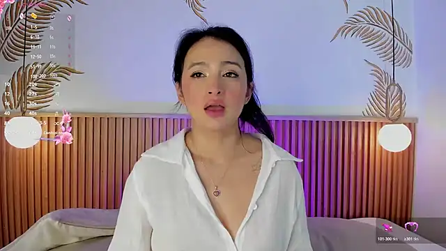 Valleriie_ live cam on StripChat