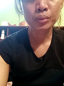 queensoreal (Ask my age) - Save me ,my heart is heavy..cum💦