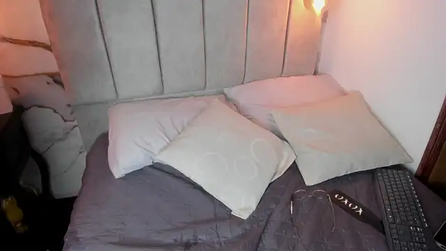 Sahori_brm live cam on StripChat