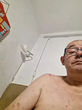 Marlon92700 live cam on StripChat