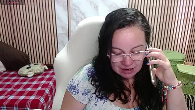 Sonialorens_ live cam on StripChat