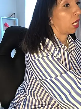 Mrsvictoriaaa live cam on StripChat