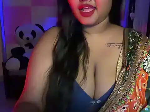 kiara-11 live cam on StripChat