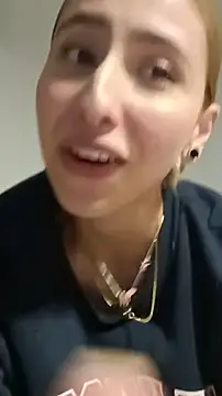 Ameellie live cam on StripChat