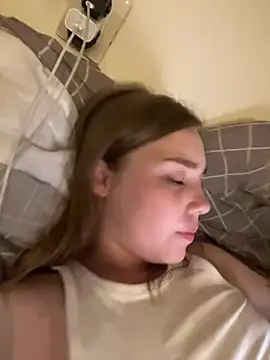 Sweet_Meg live cam on StripChat