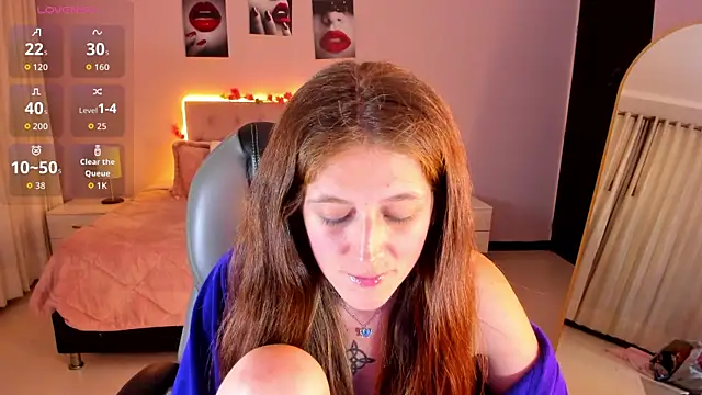 Emily_Warren_ live cam on StripChat
