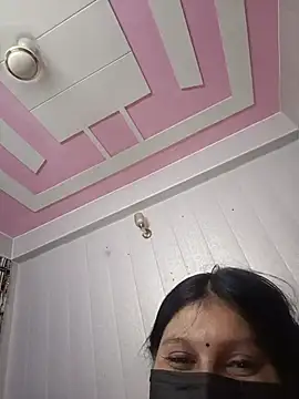 Tanya-905 live cam on StripChat