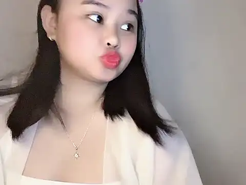 Nhungnhung88 live cam on StripChat