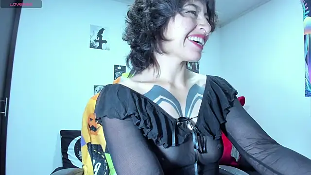 Yourgoddessbab3 live cam on StripChat