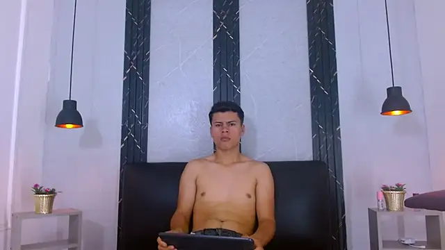 Ethan_Brooks_ live cam on StripChat