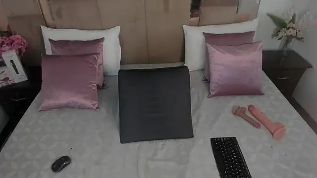 LizBrook live cam