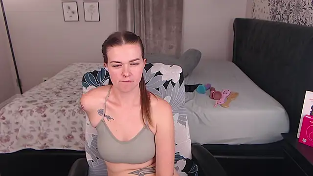 DaisieMaeXO live cam on StripChat