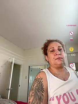 ladycreamypr2 live cam