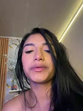 AlinaArgii live cam on StripChat