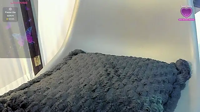 Emmaray33 webcam