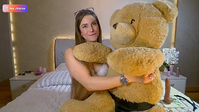 Chiara_Hollis webcam